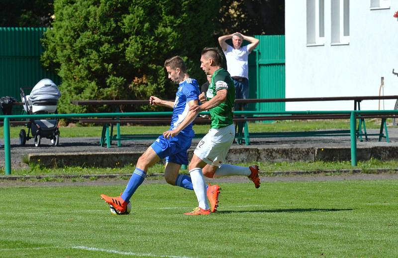 Fotbalisté Dvora Králové prohráli divizní duel na hřišti Velkých Hamrů 2:4.