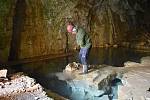 V Albeřické jeskyni probíhá speleologický výzkum pod vedením Radko Táslera.