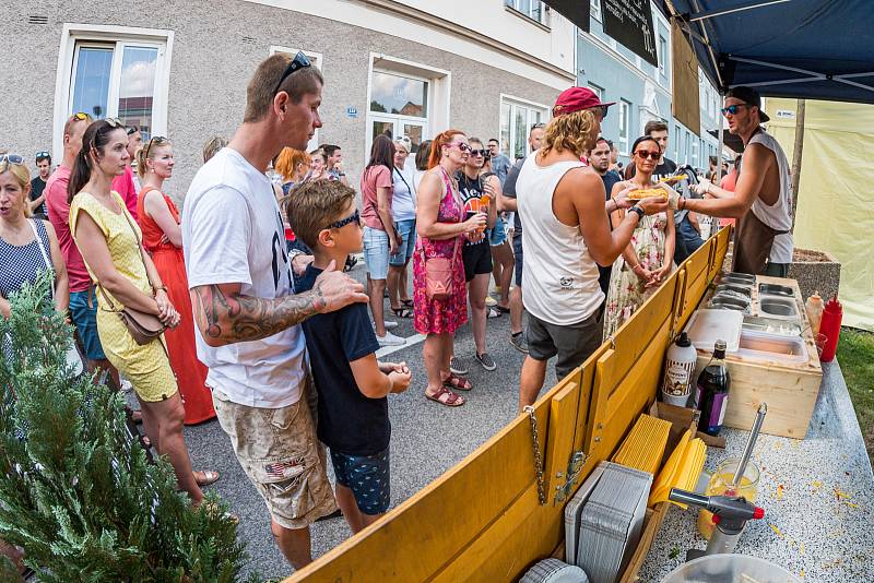 O první ročník trutnovského street food pikniku byl velký zájem.