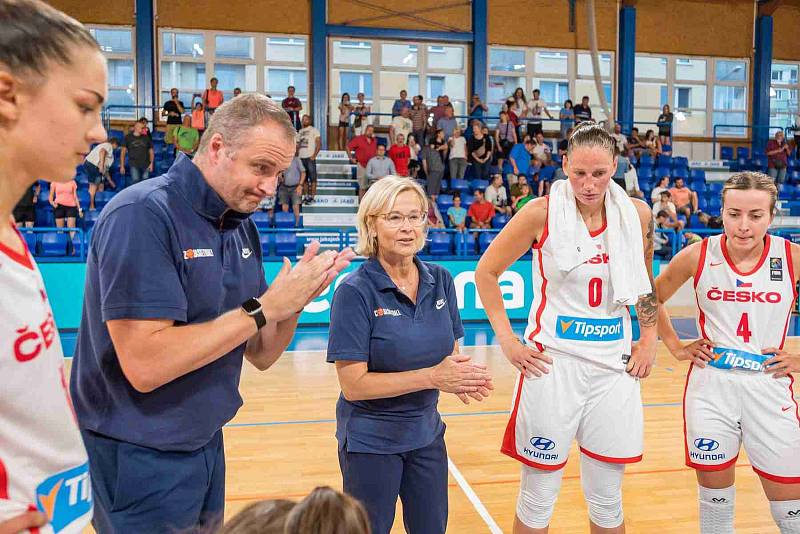 Česká reprezentace basketbalistek nastoupila v Trutnově k přípravnému utkání s Polskem.