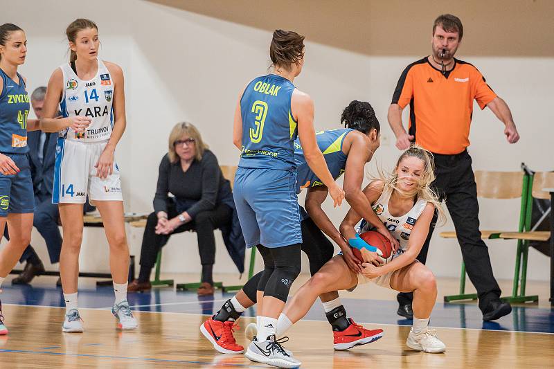 Basketbalistky Trutnova podlehly vysoko úřadujícím mistryním republiky.