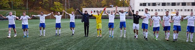 Trutnovští fotbalisté slaví první výhru v sezoně před vlastním publikem.