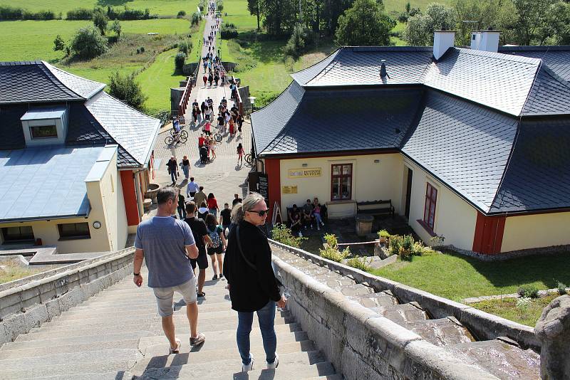 Ze sobotního Vinobraní na Kuksu.