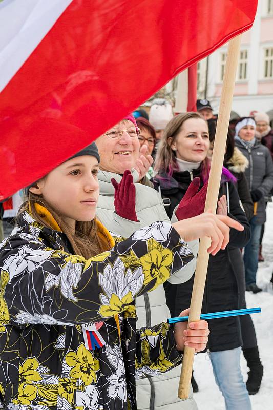 Demonstrace odpůrců protipandemických opatření v Trutnově na Krakonošově náměstí v neděli 23. ledna.