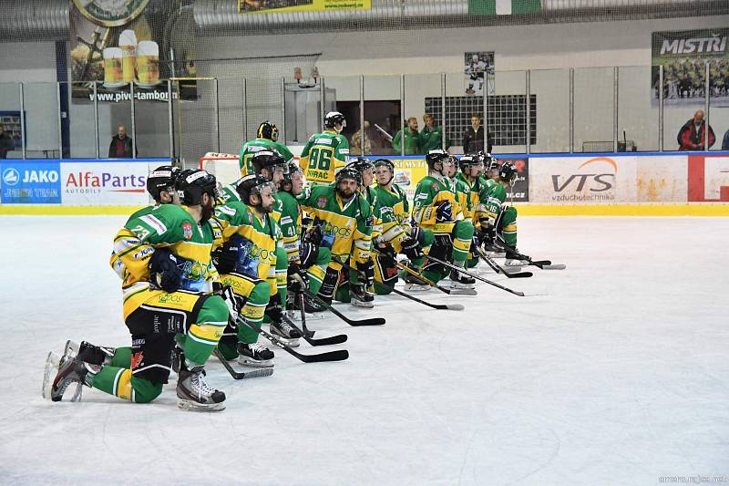 Hokejové druholigové derby Dvůr Králové - Trutnov (3:1).