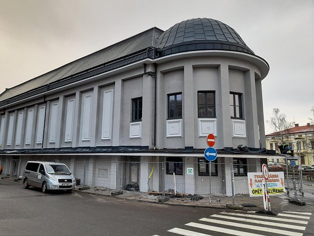 V Trutnově pokračuje rekonstrukce kina Vesmír za 115 milionů korun včetně daně.