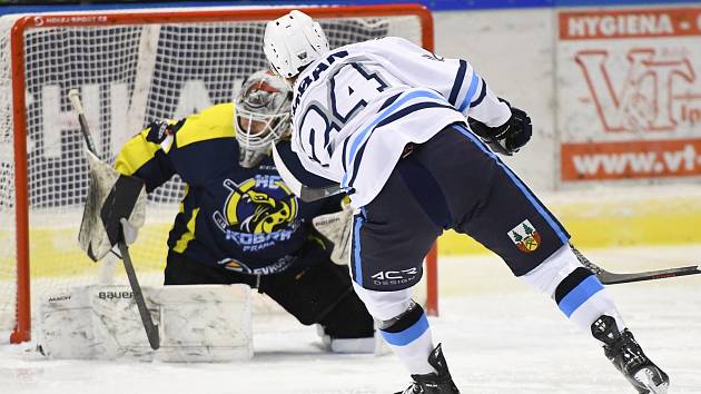 Západní skupina druhé hokejové ligy nabídla v sobotu zápasy 18. kola. Vrchlabští hokejisté se podruhé v řadě představili na vlastním ledě.