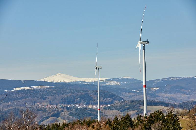 Větrné elektrárny ve Zlaté Olešnici.