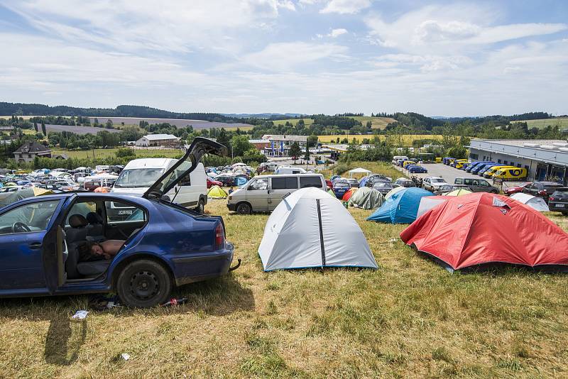 Festival nejtvrdší hudby Obscene Extreme vyvrcholil v Trutnově v areálu letního kina na Bojišti. Byl to 21. ročník.