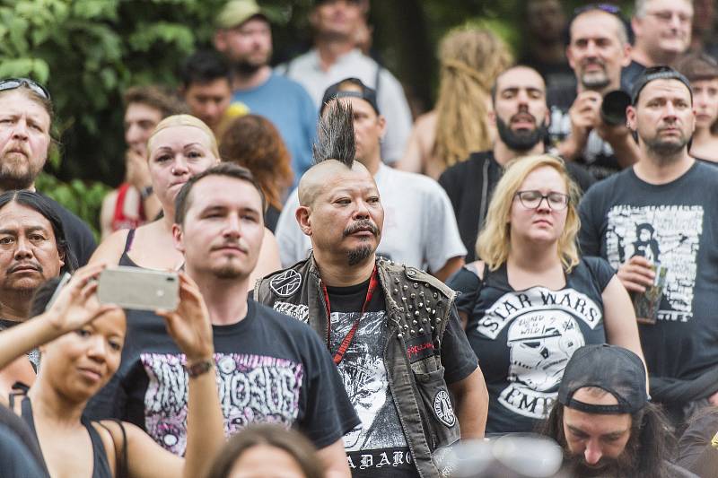 Festival nejtvrdší hudby Obscene Extreme vyvrcholil v Trutnově v areálu letního kina na Bojišti. Byl to 21. ročník.