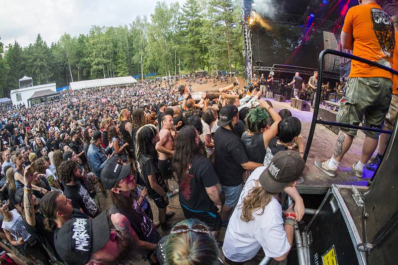 Festival nejtvrdší hudby Obscene Extreme vyvrcholil v Trutnově v areálu letního kina na Bojišti. Byl to 21. ročník.