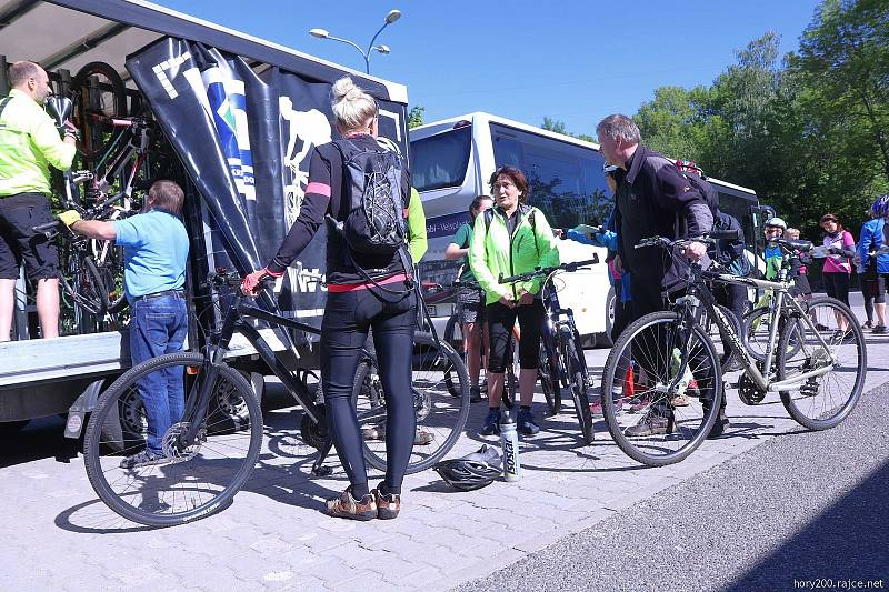 Ve Vrchlabí odstartovala v sobotu nová sezona krkonošských cyklobusů.