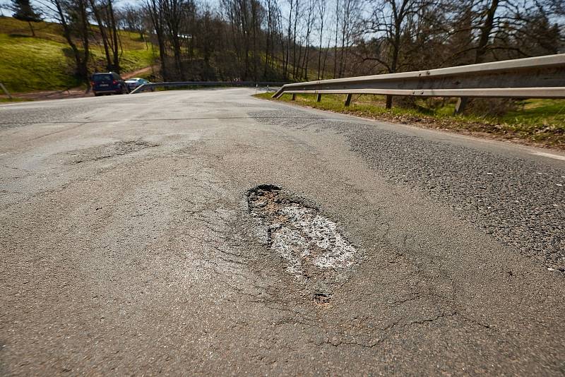 ŘSD začne 17. května s opravou silnice první třídy a mostů ve Zlaté Olešnici a Bernarticích. Do poloviny října se musí řidiči připravit na úplnou uzavírku.