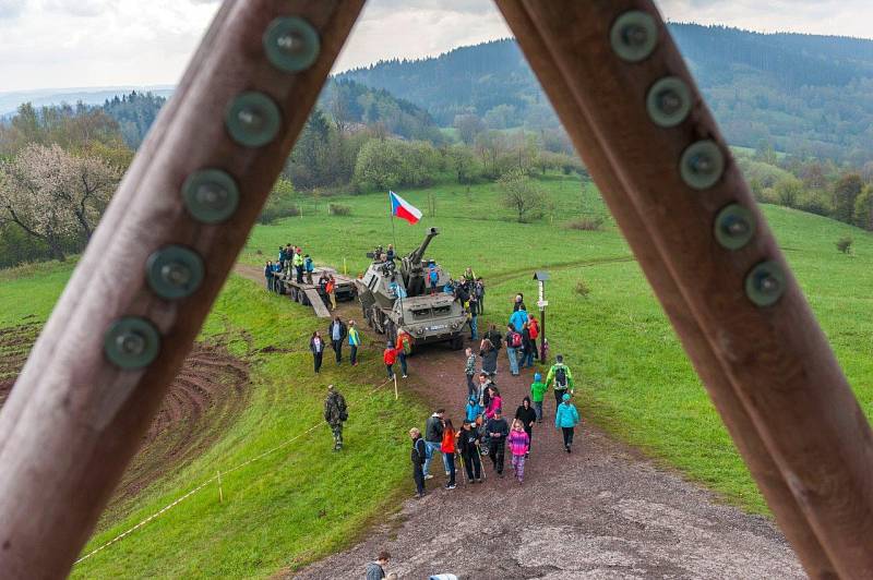 Sraz vojenské techniky na Stachelbergu.