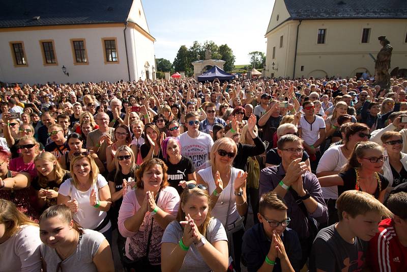 Při Vinobraní v Kuksu teklo po kaskádovém schodišti v barokním areálu v Kuksu víno.