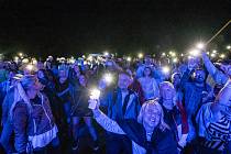 Koncert Michala Hrůzy s kapelou na Štěrbově vile u Přehrady Les Království.