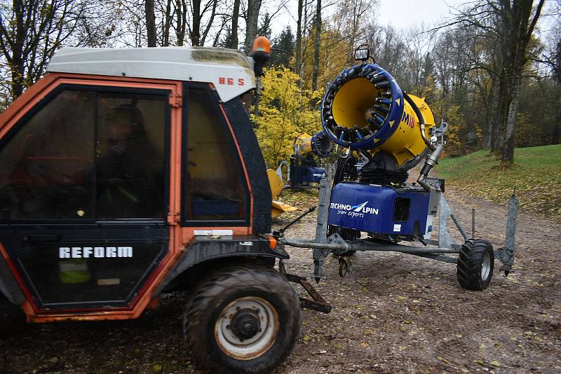 Přípravy na zimní sezonu v lyžařském areálu Černý Důl, který patří do SkiResortu Černá hora - Pec.