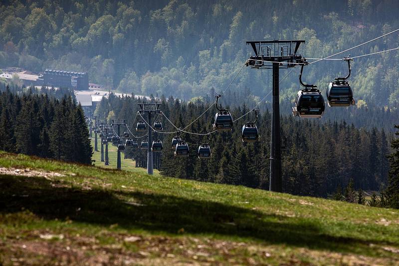 Lanovka na Černou horu v Krkonoších se opět rozjela, v provozu je za přísných hygienických opatření.
