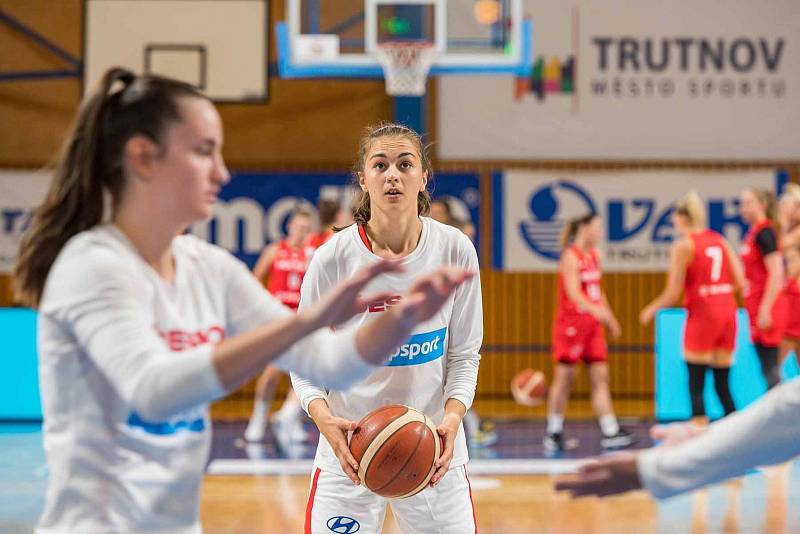 Česká reprezentace basketbalistek nastoupila v Trutnově k přípravnému utkání s Polskem.