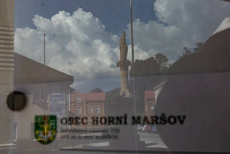 Horní Maršov chystá velkou proměnu centra na náměstí a jeho okolí. Vyhořelý zámek svou obnovu zatím vyhlíží marně.