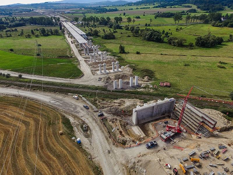 Výstavba polské rychlostní silnice S3 u českých hranic v úseku Kamienna Góra - Lubawka.