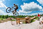 Vrchlabský klub Kolorádo otevřel v sobotu bikepark v areálu Vejsplachy.