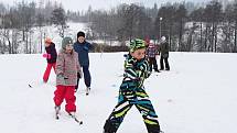 Dobré sněhové podmínky ve Sportovním areálu Vejsplachy ve Vrchlabí umožnily začit s trénováním dětí a mládeže z lyžařských kroužků.