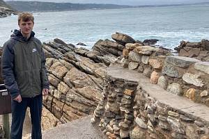 Student Martin Švejk na výletě ve slavném surfařském zálivu Victoria Bay, který navštívil během stipendijního školního pobytu v JAR.