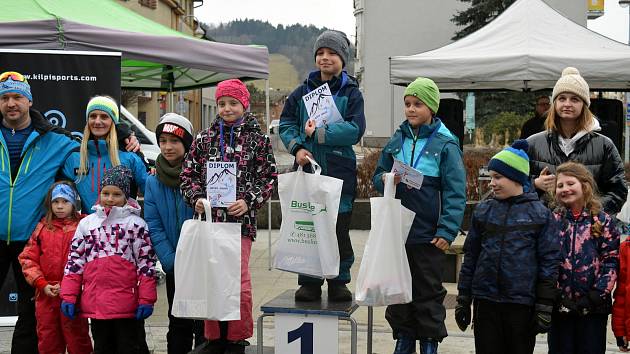 Veřejná lyžařská škola Semily uspořádala slavnostní ceremoniál na semilském náměstí.
