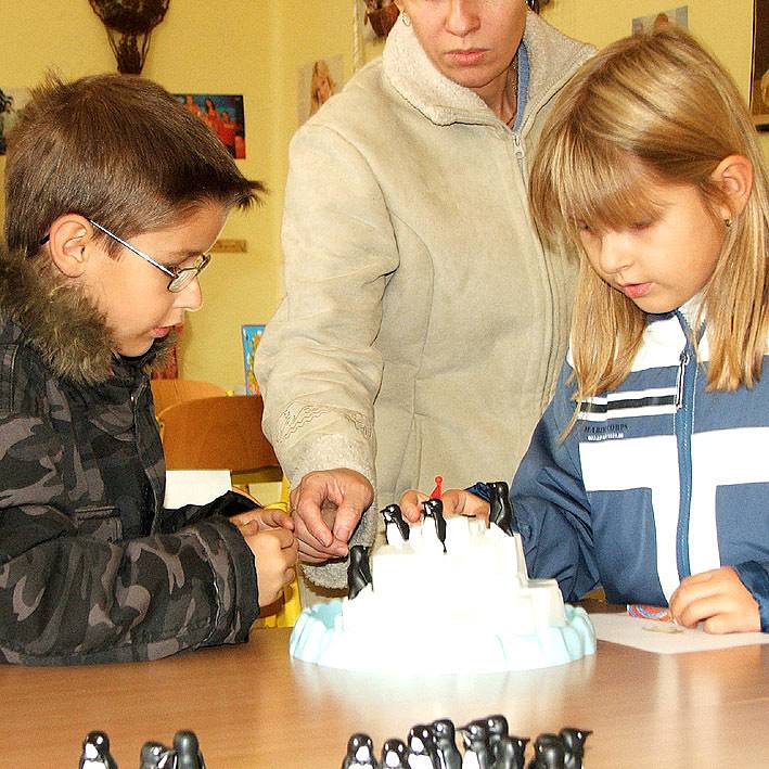 Za Martinem na bílém koni v ZŠ Schulzovy sady -  tučnáci na kře nechtěli držet