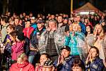 Koncert kapely Chinaski v Trutnově na Bojišti.