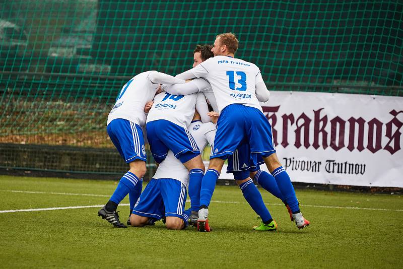 Fotbalisté Trutnova na domácím hřišti přehráli soupeře z Českého Brodu 2:0.