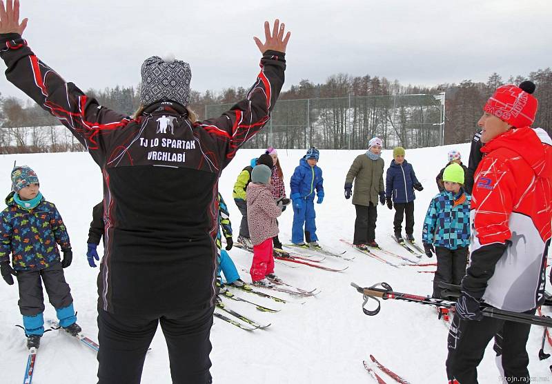 Dobré sněhové podmínky ve Sportovním areálu Vejsplachy ve Vrchlabí umožnily začit s trénováním dětí a mládeže z lyžařských kroužků.