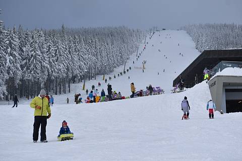 V krkonošské Malé Úpě začala o víkendu lyžařská sezona.