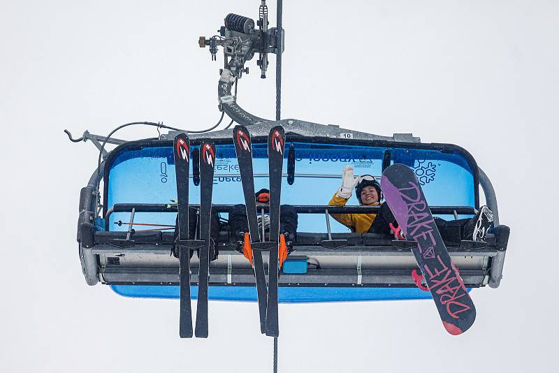 V pátek začala lyžařská sezona ve Skiareálu Špindlerův Mlýn.