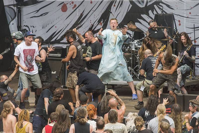 Festival nejtvrdší hudby Obscene Extreme vyvrcholil v Trutnově v areálu letního kina na Bojišti. Byl to 21. ročník.