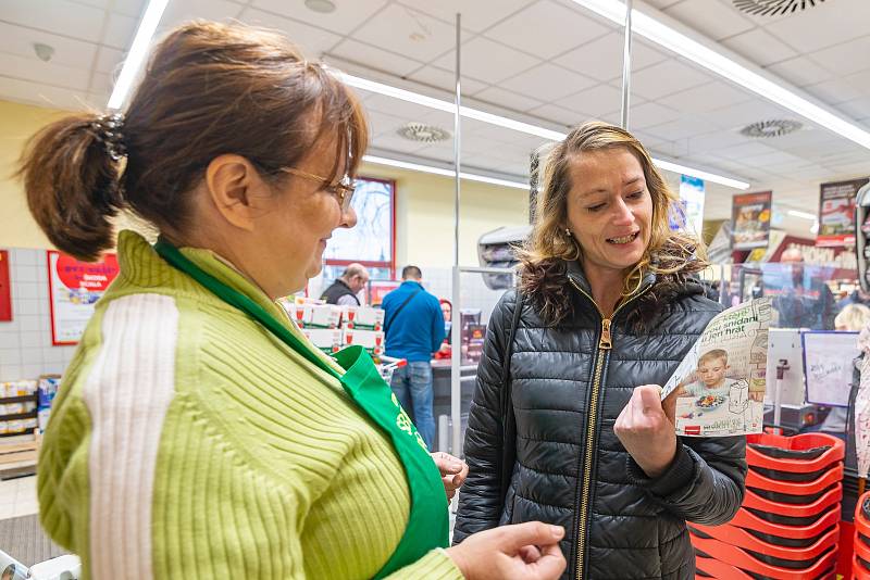 Sbírka potravin v trutnovském Tescu vynesla 1262 kg potravin a 277 kg drogerie, v trutnovském Penny se vybralo 498 kg potravin a 16 kg drogerie.