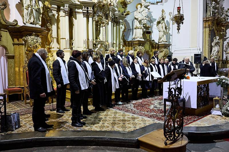 Tříkrálový koncert v trutnovském kostele.