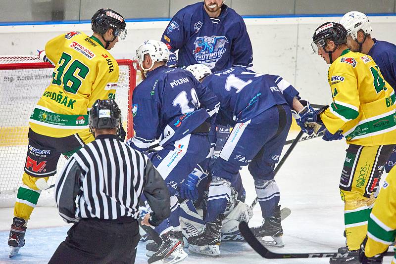 Hokejisté Trutnova na úvod sezony přehráli rivala ze Dvora Králové nad Labem.