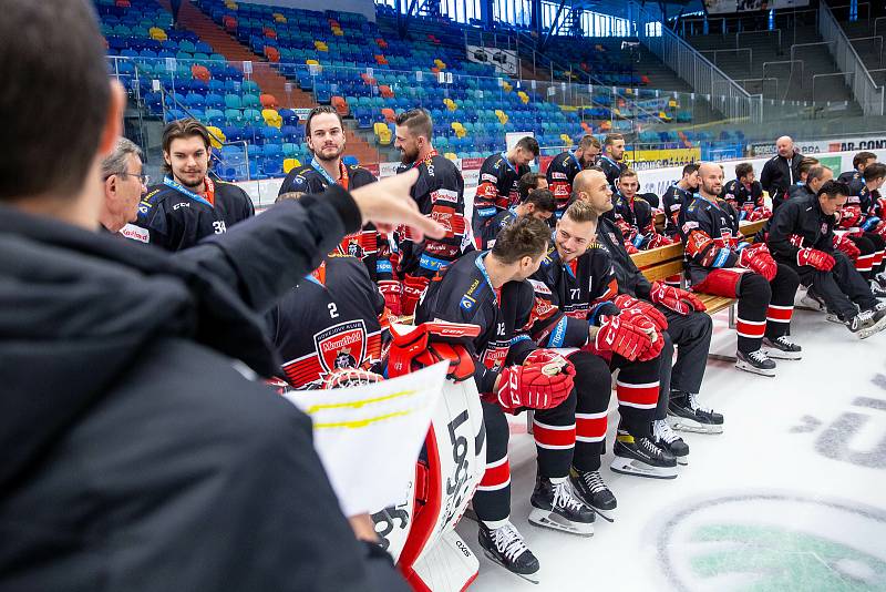 Focení týmu HC Mountfield Hradec Králové a tisková konference