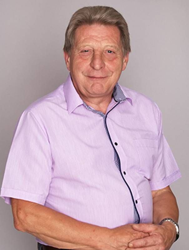 Luboš Dlabola (ZVON) 63 let, živnostník, elektrotechnik.
