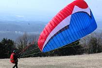 Ilustrační foto - paragliding