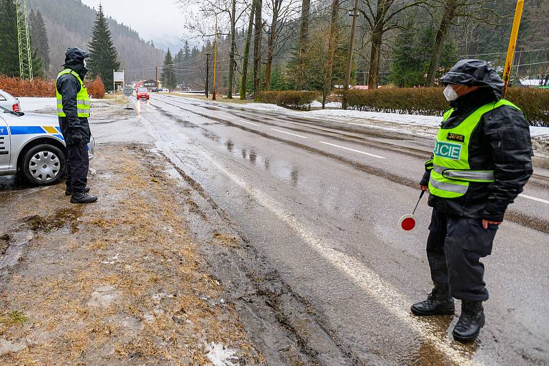 Policisté v sobotu kontrolovali řidiče v Horním Maršově.