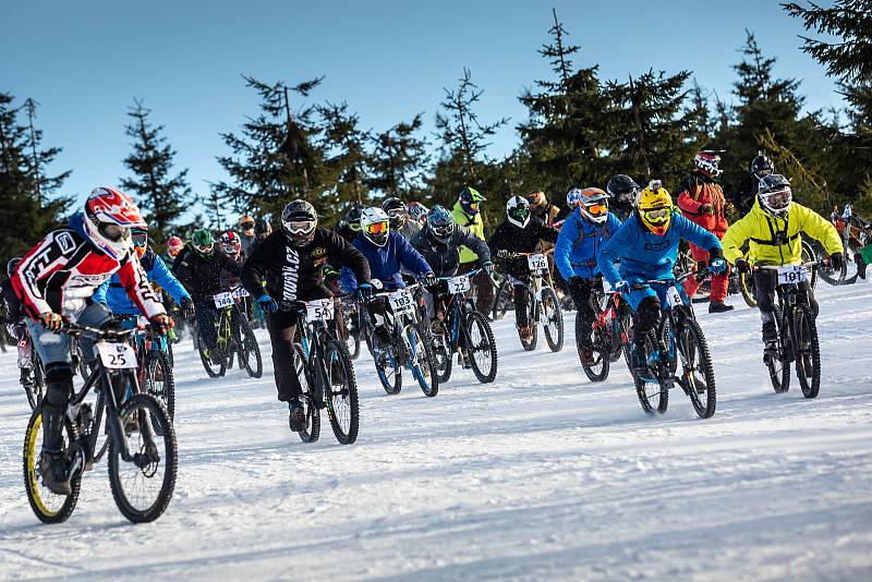 Chinese Downhill 2019 ve Špindlerově Mlýně.