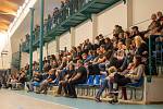 Východočeské derby přitáhlo do sportovní haly při ZŠ Strž dvě stovky diváků. Domácí před vlastním publikem prohráli v této sezoně vůbec poprvé.