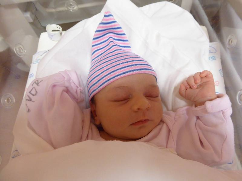Ema Suková se narodila 27. října 2021 ve 14:53 hodin v trutnovské porodnici. Holčička vážila 3,23 kg a měřila 50 cm. Šťastní rodiče Kateřina Zubrová a Adam Suk jsou ze Dvora Králové nad Labem. Tatínek byl u porodu velkou podporou.
