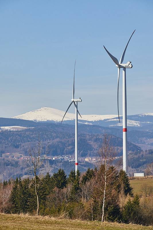 Větrné elektrárny ve Zlaté Olešnici.