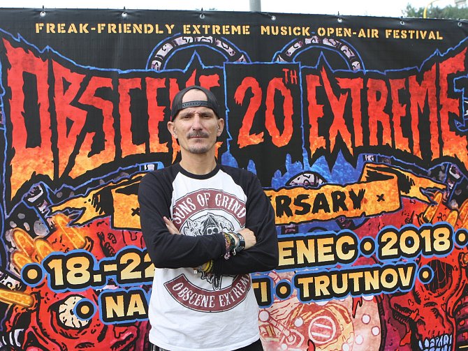 Miloslav Urbanec alias Čurby organizuje na trutnovském Bojišti festival extrémní hudby Obscene Extreme. Začíná ve středu v poledne.