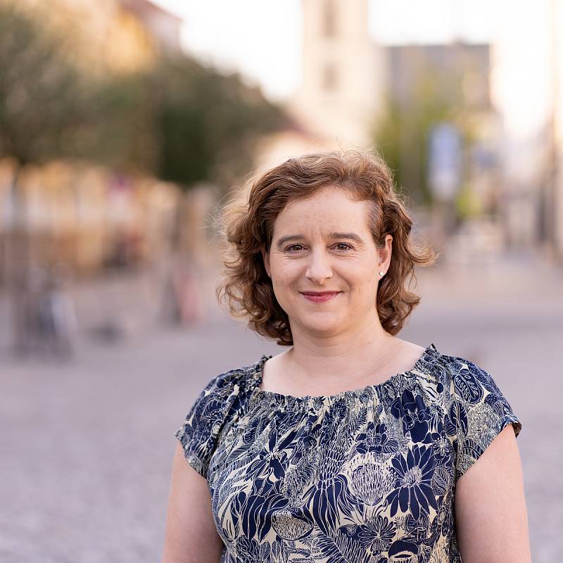 Linda Harwot (DKoalice), 46 let, iniciátorka Rozkvetlého Královédvorska - květiny v ulicích.
