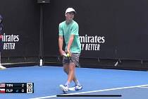 Jakub Filip uhrál v osmifinále juniorského turnaje v Melbourne proti Tienovi z USA pouhé dvě hry.